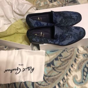 Brand new in box.Robert graham prince leather 10.5